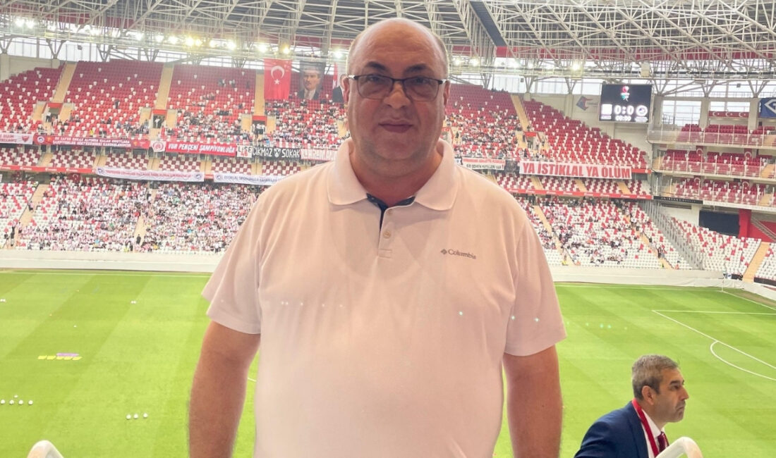 Başkan Akpınar’dan Kahramanmaraş İstiklal Spor’a Anlamlı Destek Dulkadiroğlu Belediye Başkanı Mehmet Akpınar, Kahramanmaraş İstiklal Spor’un başlattığı destek