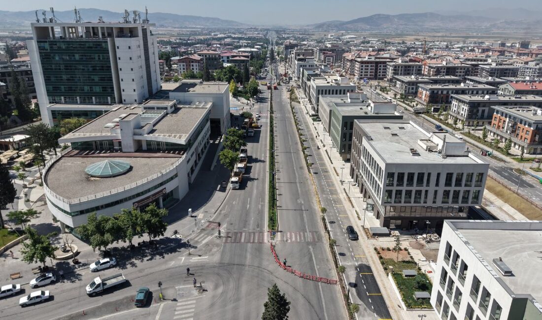 Sürücülerin Dikkatine! Azerbaycan Bulvarı’nda Altyapı Çalışması Başladı Azerbaycan Bulvarı’nda gerçekleştirilecek altyapı çalışmaları nedeniyle caddenin Büyükşehir Belediyesi hizmet
