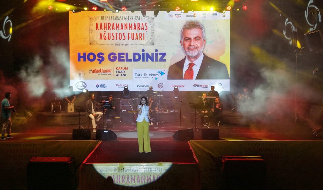 Geleneksel Ağustos Fuarı’nda Türkü ve Şiir Aynı Ezgilerde Buluştu Uluslararası Geleneksel Ağustos Fuarı’nda sahne alan şehrin sevilen sanatçılarından Hatice