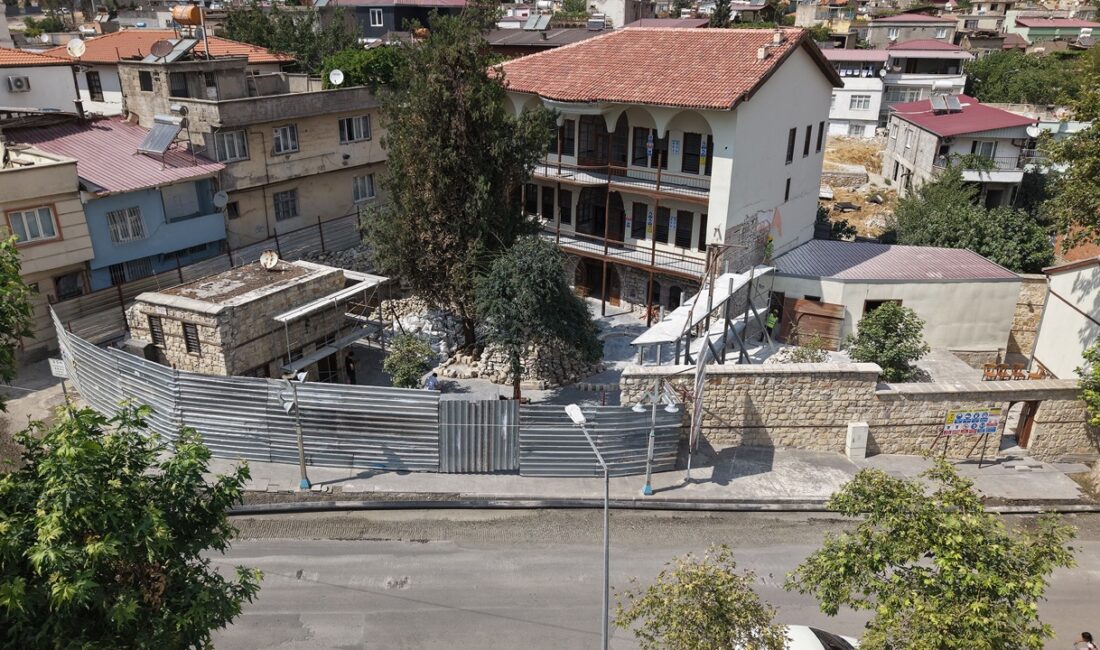 Tarihi Kocabaş Konağı Aslına Uygun Şekilde Yeniden Hayat Buluyor Büyükşehir Belediyesi, 6 Şubat depremlerinde hasar alan yaklaşık 2 asırlık