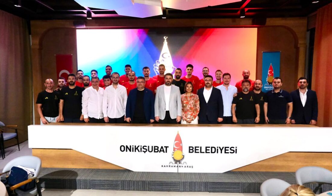 Efeler Ligi’nde boy gösterecek AKEDAŞ Onikişubat Belediyespor’da yeni sezon heyecanı SMS Grup Efeler Ligi’nde mücadele edecek AKEDAŞ Onikişubat Belediyespor Voleybol