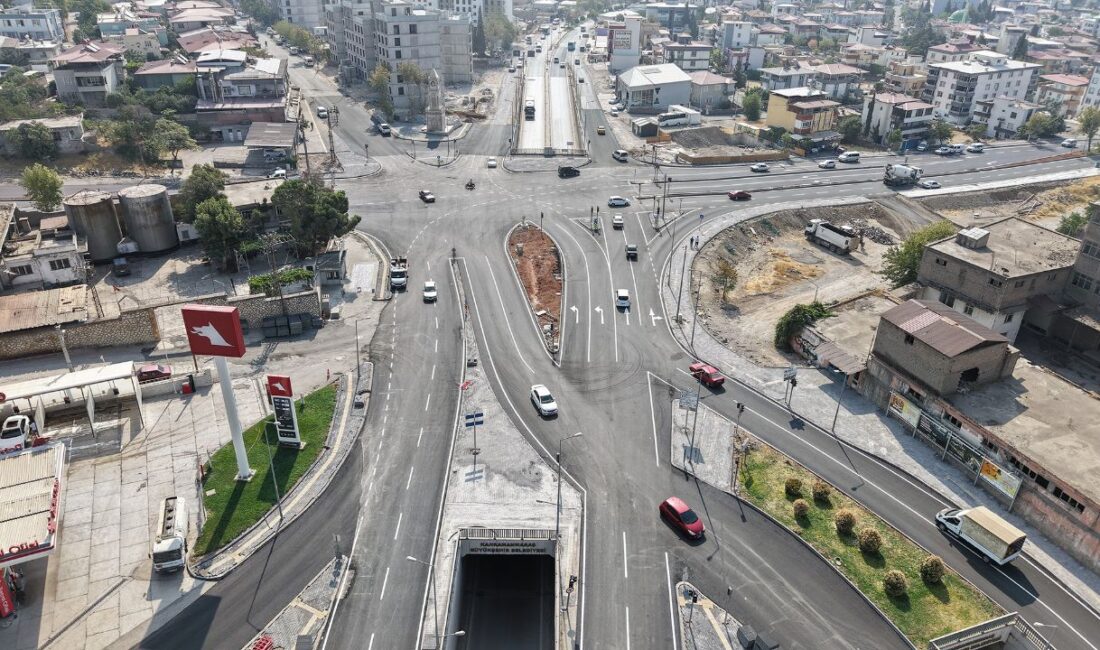 Tevfik Kadıoğlu Kavşağı’nda Trafik Akışını Rahatlatacak Düzenlemede Sona Gelindi Büyükşehir Belediyesi, Tevfik Kadıoğlu Kavşağı’nda trafik akışını hızlandıracak kapsamlı düzenlemede