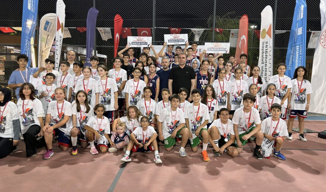 Büyükşehir, Basketbolun Yıldızlarını Aynı Potada Buluşturdu Büyükşehir Belediyesi, 15 Temmuz Spor Vadisi’nde 10 – 15 yaş