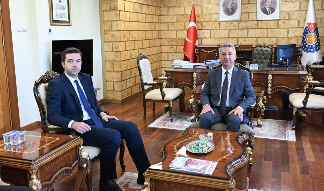 Gençlik Hizmetleri Genel Müdürü Efendioğlu’ndan Rektör Okumuş’a Ziyaret Gençlik ve Spor Bakanlığı Gençlik Hizmetleri Genel Müdürü Dr. Enes