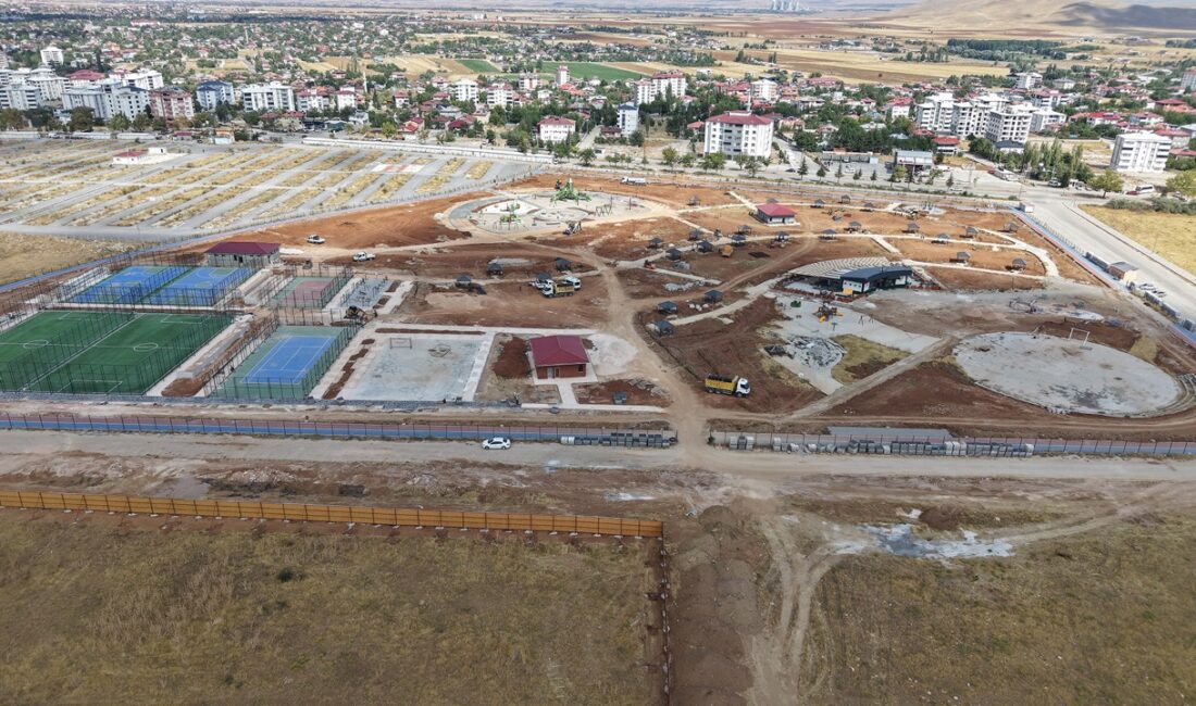 Büyükşehir, Afşin Millet Bahçesi’ndeki Dönüşümü Tamamlıyor Büyükşehir Belediyesi tarafından Afşin Millet Bahçesi’nde 70 Milyonluk yatırımla hayata