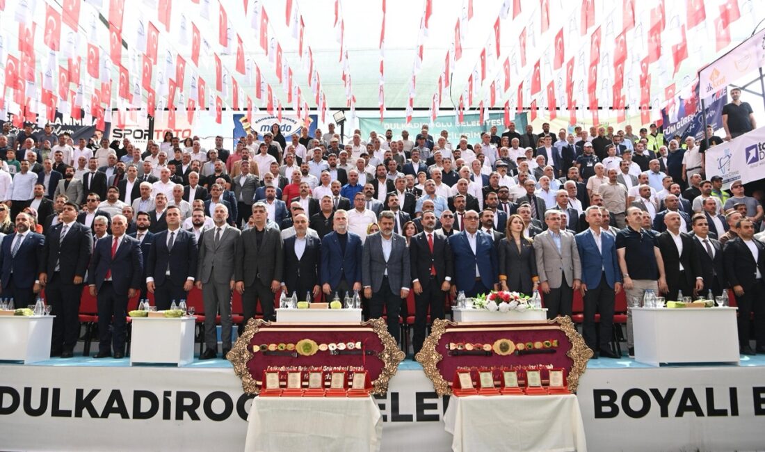 Başkan Görgel, “Güreş Kültürünü Yaşatmaya Devam Ediyoruz” 30. Geleneksel Bertiz Boyalı Şalvar Güreşi müsabakalarına katılan Başkan Fırat