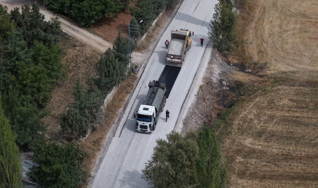 Büyükşehir, Göksun Kırsalında Ulaşıma Güç Katan Yol Yatırımını Tamamladı Büyükşehir Belediyesi, Göksun Yiricek Mahallesi’ne ulaşım sağlayan 2,5 kilometrelik grup