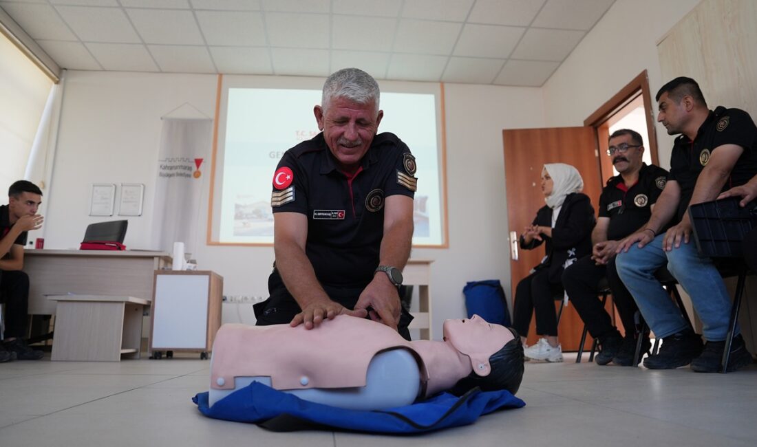 Büyükşehir, İtfaiye Personelinin İlk Yardım Müdahale Kabiliyetini Güçlendiriyor Büyükşehir Belediyesi, görevleri gereği acil durumlarla sıklıkla karşılaşan itfaiye personelinin