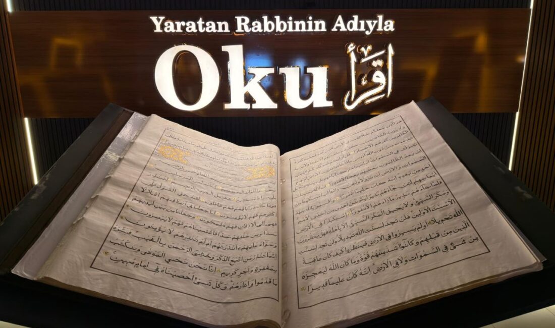 Dünyanın en büyük ikinci el yazması Kur’an-ı Kerim’i Kahramanmaraş’ta ziyarete açılıyor Kahramanmaraş, İslam medeniyetinin izlerini taşıyan eşsiz eserlerin buluşacağı anlamlı bir