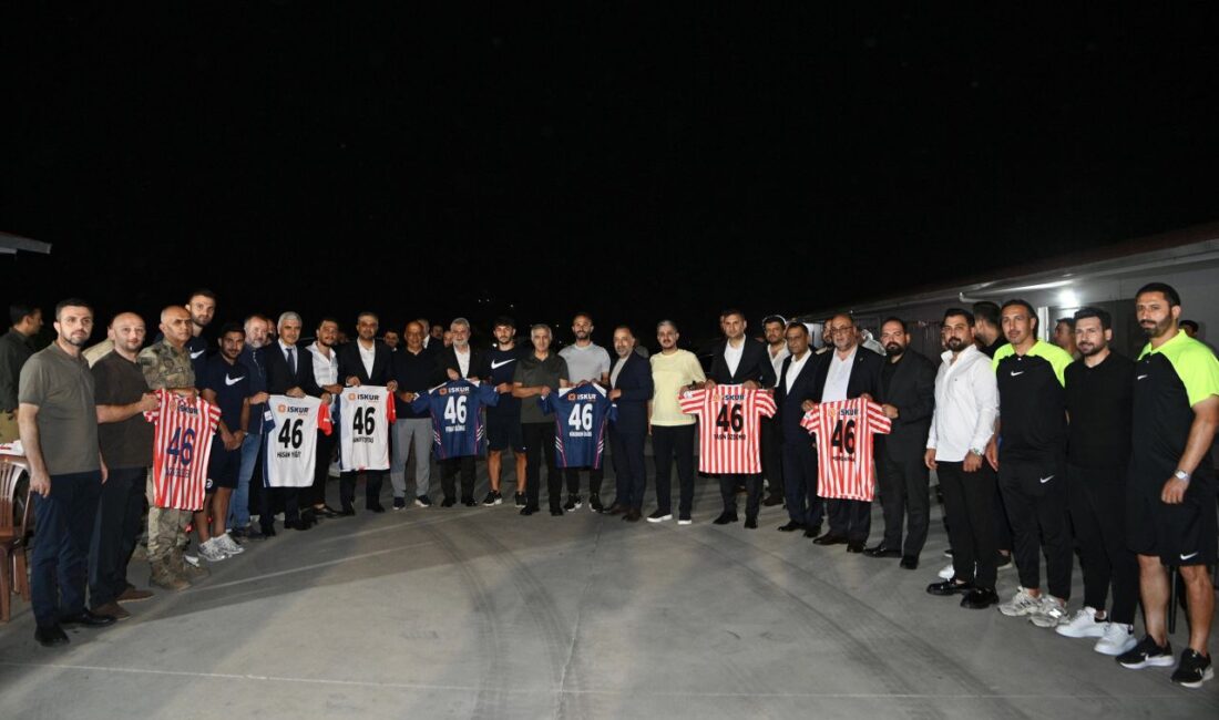 Başkan Görgel; “İstiklalspor, Şehrimizin Ortak Heyecanını Taşıyan Marka” Kahramanmaraş İstiklalspor’un yönetim ve futbolcularını tesislerde ziyaret eden Büyükşehir Belediye