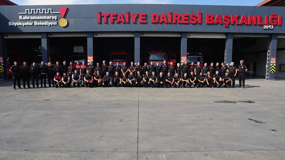 Kahraman İtfaiyecilerin Haftası Kutlanıyor Büyükşehir Belediyesi, İtfaiye Haftası’nı İtfaiye Daire Başkanlığı’nda düzenlenen törenle kutladı.