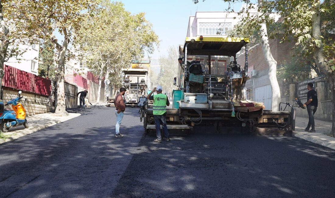 Büyükşehir, Gazi Mustafa Kuşçu Caddesi’ni Asfaltlıyor Büyükşehir Belediyesi, altyapı çalışmalarının tamamlandığı Yörük Selim Mahallesi’ndeki Gazi Mustafa