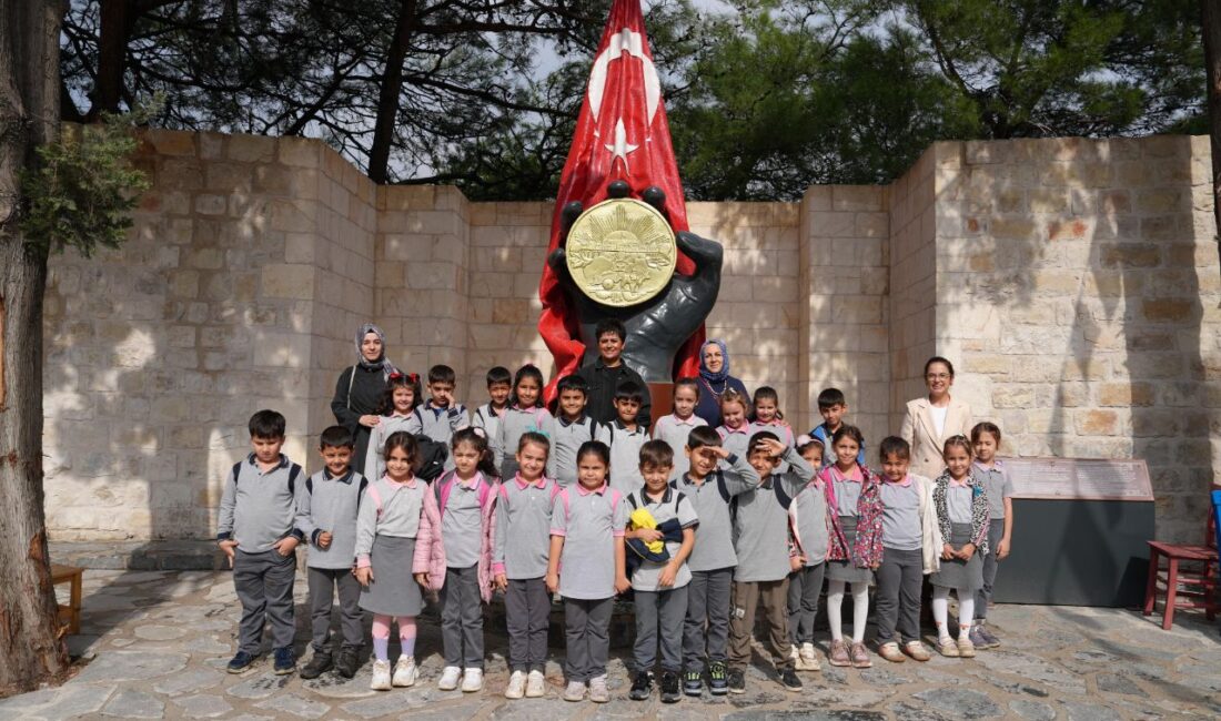Büyükşehir, Edebiyat Şehri’nde Çocukların Dünyasını Kitaplarla Renklendiriyor Büyükşehir Belediyesi, çocukların kitaplarla bağını güçlendirmek ve hayal dünyalarını zenginleştirmek