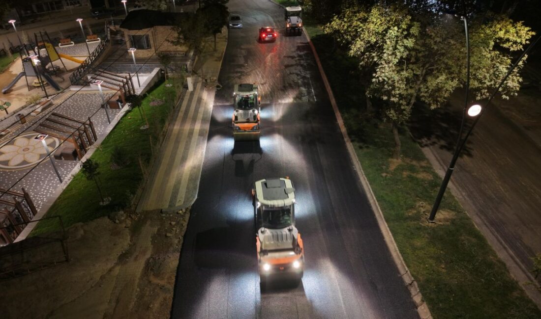Büyükşehir, Asfalt Mesaisini Yeni Haftada 19 Farklı Noktada Sürdürecek Büyükşehir Belediyesi, asfalt seferberliğini yeni haftada da sürdürecek. 19 –