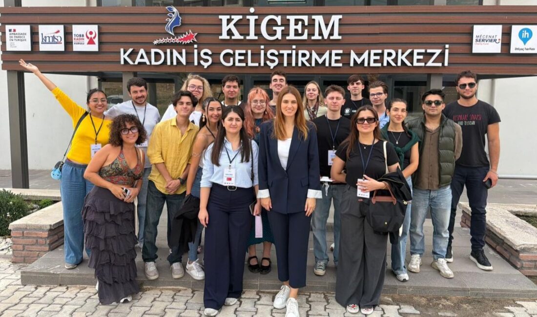 Büyükşehir’den Gençlik Çalışmalarında Uluslararası İş Birliği Büyükşehir Belediyesi, gençlik alanındaki çalışmalarını uluslararası iş birlikleriyle güçlendiriyor. Erasmus+