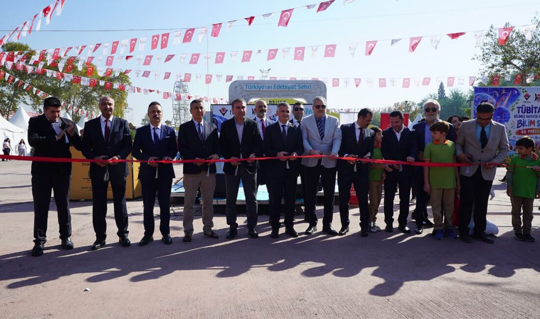 Bilim Şenliği KAFUM’a Kapılarını Ziyaretçilerine Açtı Büyükşehir Belediyesinin TÜBİTAK ve Dulkadiroğlu İlçe Milli Eğitim Müdürlüğü iş