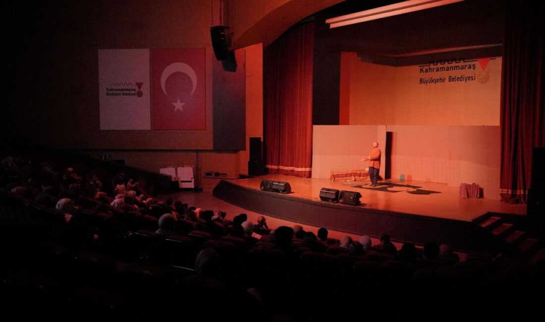 Büyükşehir’den Tiyatroseverlere Kahkaha Dolu Akşam Büyükşehir Belediyesi, Abdurrahim Karakoç Kültür Sanat Sezonu kapsamında “Bir Tabak