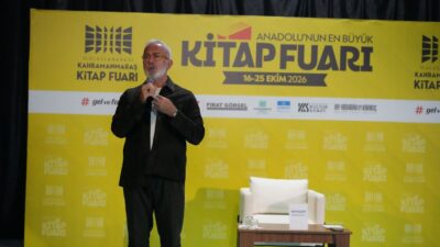 11.⁠ ⁠Uluslararası Kahramanmaraş Kitap Fuarı’nda okurlarıyla bir araya gelen AK