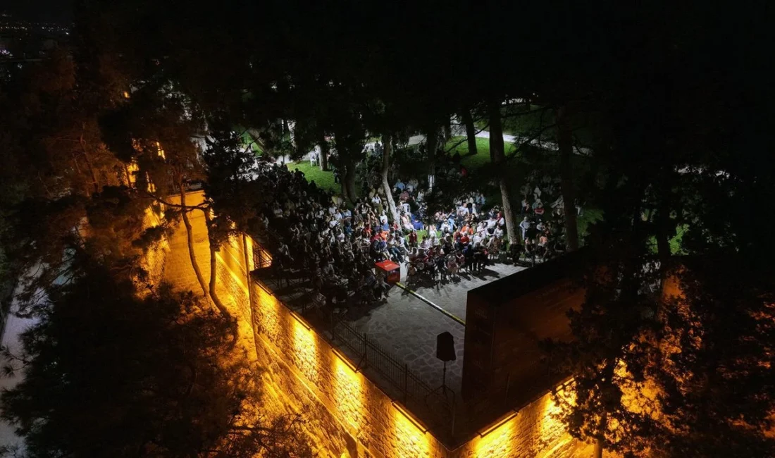 Büyükşehir’den Kahramanmaraş Kalesi’nde Cuma Günü İki Özel Etkinlik Büyükşehir Belediyesi, restorasyon süreci tamamlanan Kahramanmaraş Kalesi’nde 9 Ekim Cuma