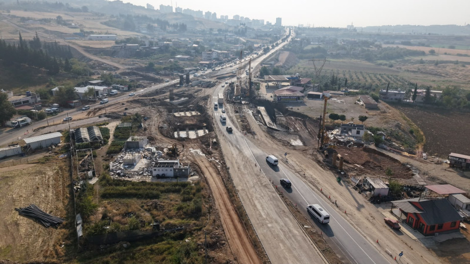 Kuzey Çevre Yolu Batı Girişi Hızla Yükseliyor Büyükşehir Belediyesi ve Karayolları Genel Müdürlüğü iş birliğiyle Kılavuzlu’da hayata